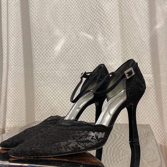 Stuart Weitzman lace - Picture 5 of 8